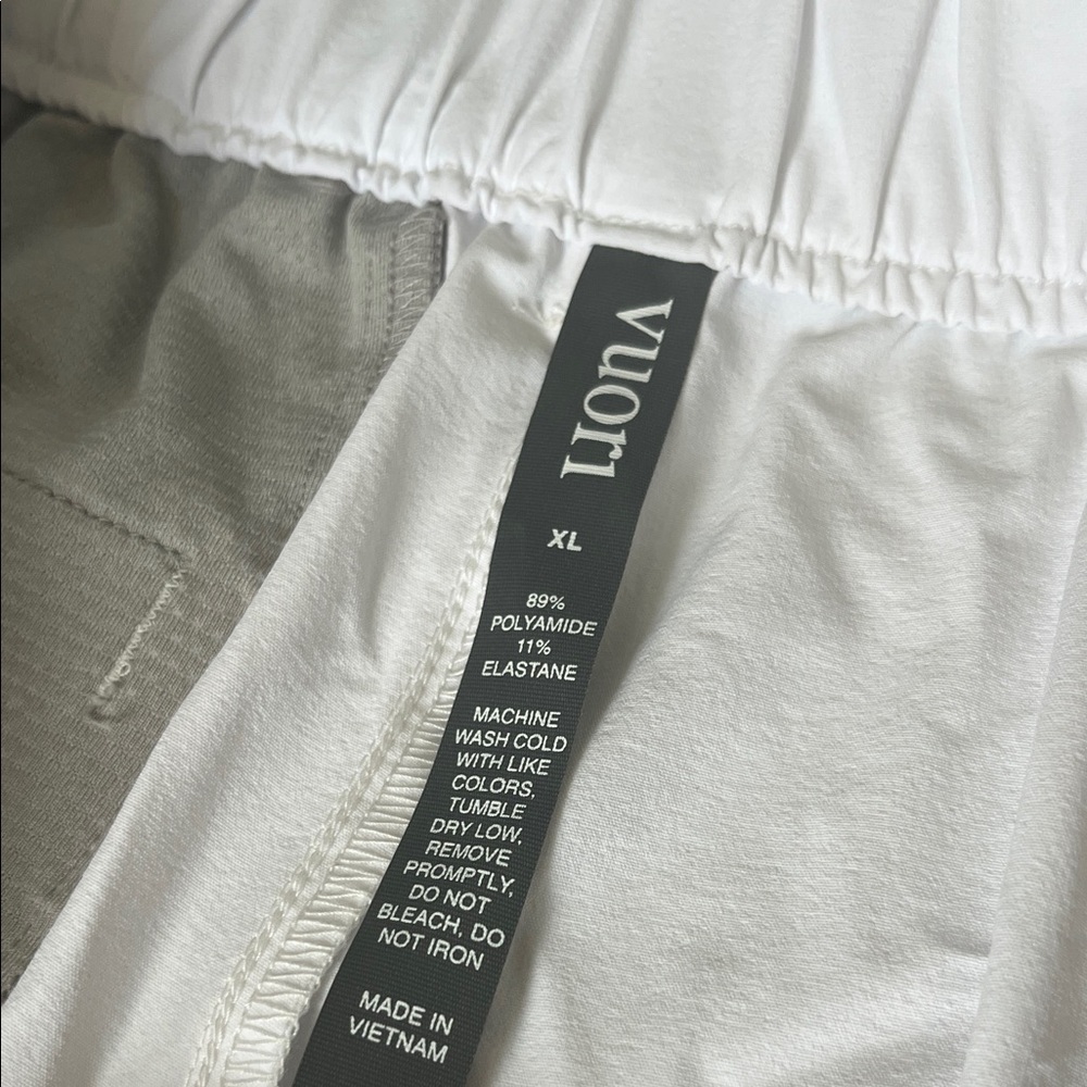 Vuori White Solar Performance Athletic Shorts, new - Picture 6 of 7